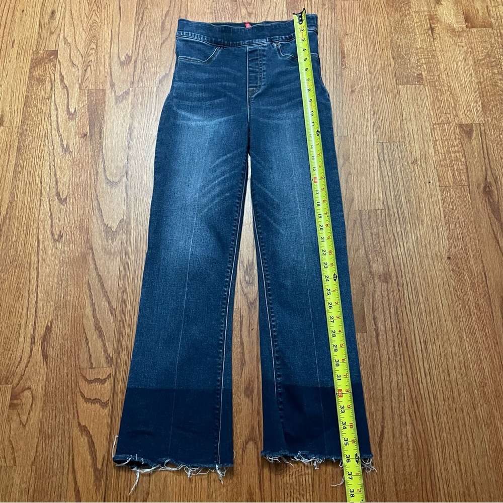 Spanx Cropped Flare Jeans with frayed hem in medium wash size XS - Picture 11 of 15